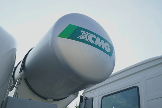 Detalle de bomba pluma para concreto